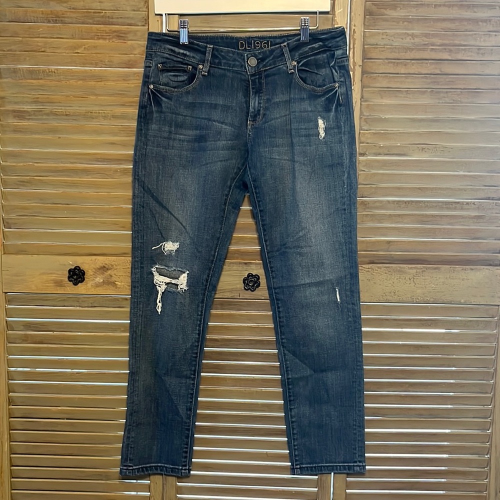 Women’s DL1961 Riley Boyfriend distressed jeans Size 28